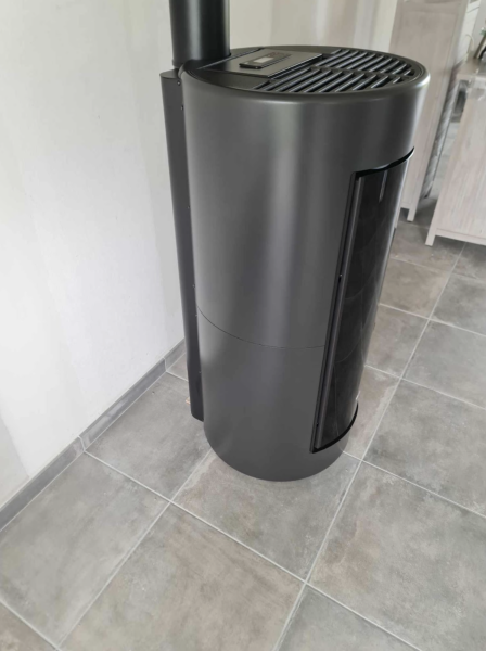 Pose d’un poêle à granules Modèle SHELL UP à LANQUETOT, proche de BOLBEC