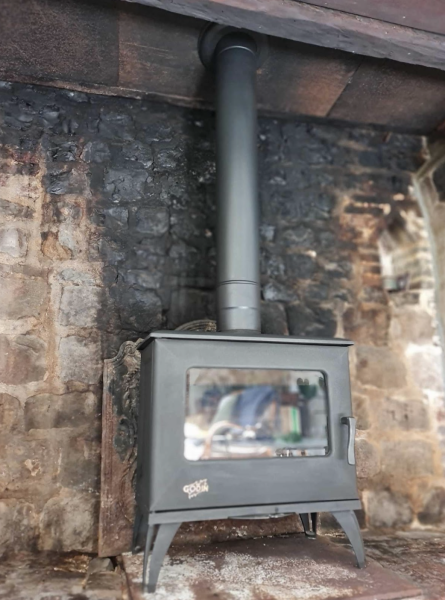 Pose d’un poêle à bois vintage, modèle GODIN à INGOUVILLE, proche de CANY BARVILLE