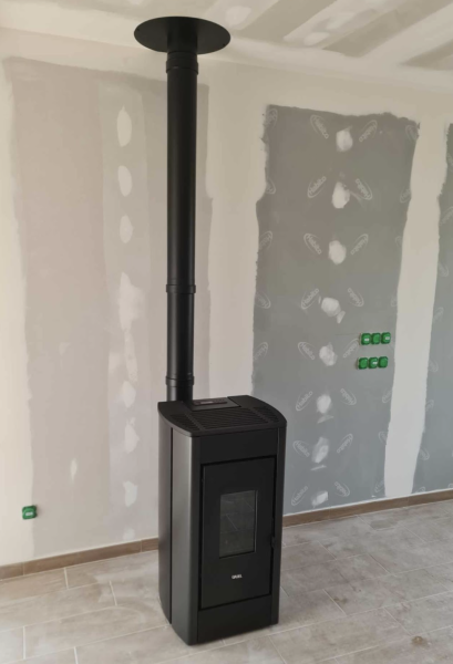 Pose d’un poêle à granules Modèle PERLA à TÔTES